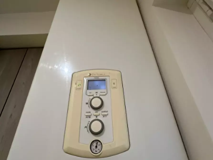 Immagine 15 di Pentalocale in affitto  a Chiavari