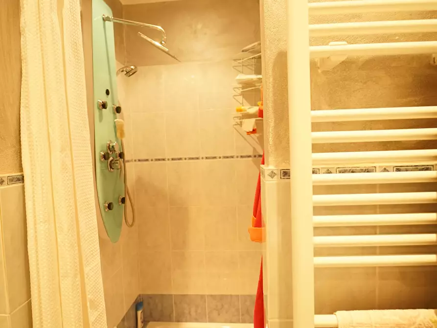 Immagine 19 di Bilocale in affitto  a Chiavari