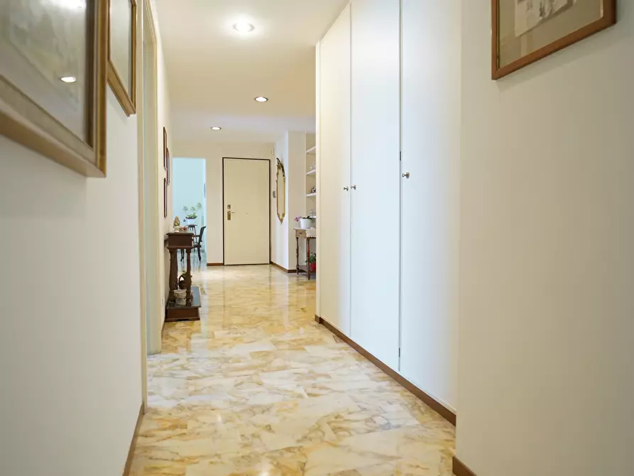 Immagine 19 di Pentalocale in affitto  a Chiavari