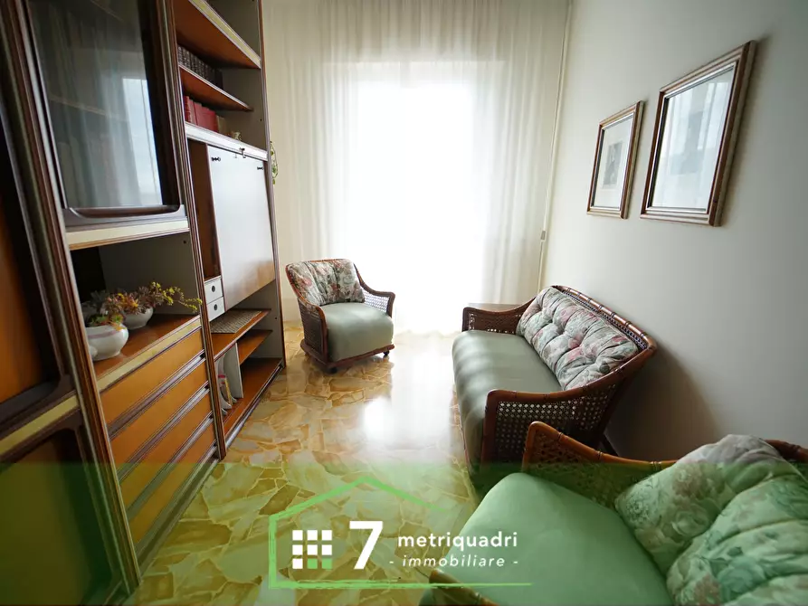 Immagine 21 di Pentalocale in affitto  a Chiavari