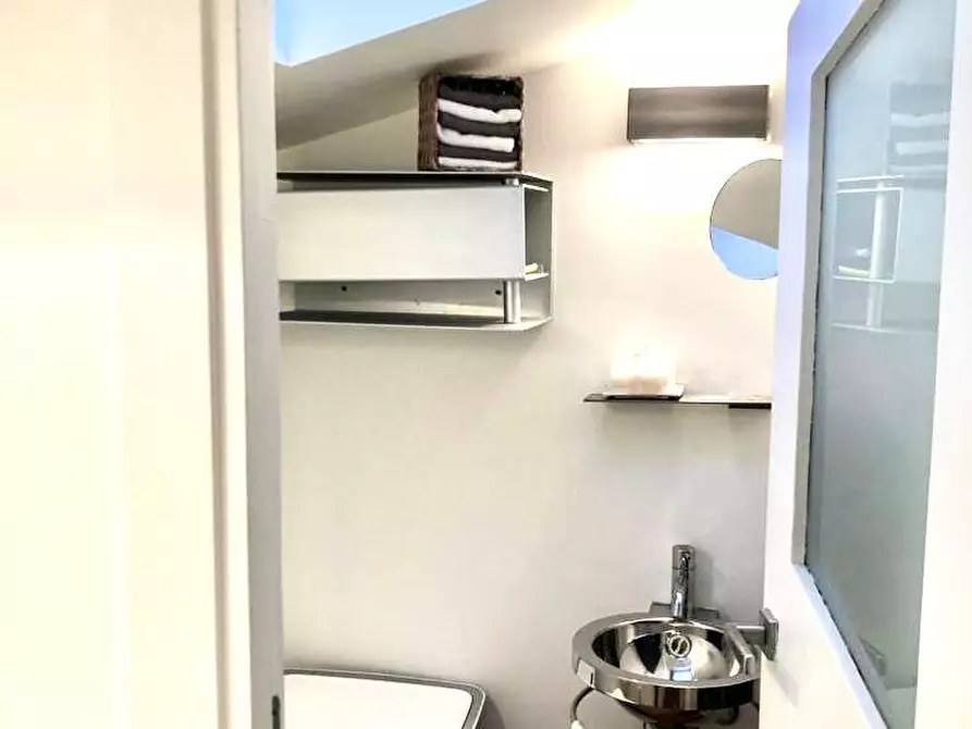 Immagine 10 di Stanza singola in affitto  in Via di Soffiano 4 a Firenze