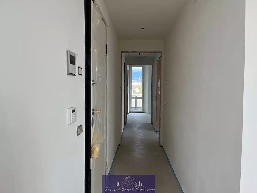 Immagine 14 di Quadrilocale in vendita  in Via Nazario Sauro a Camaiore