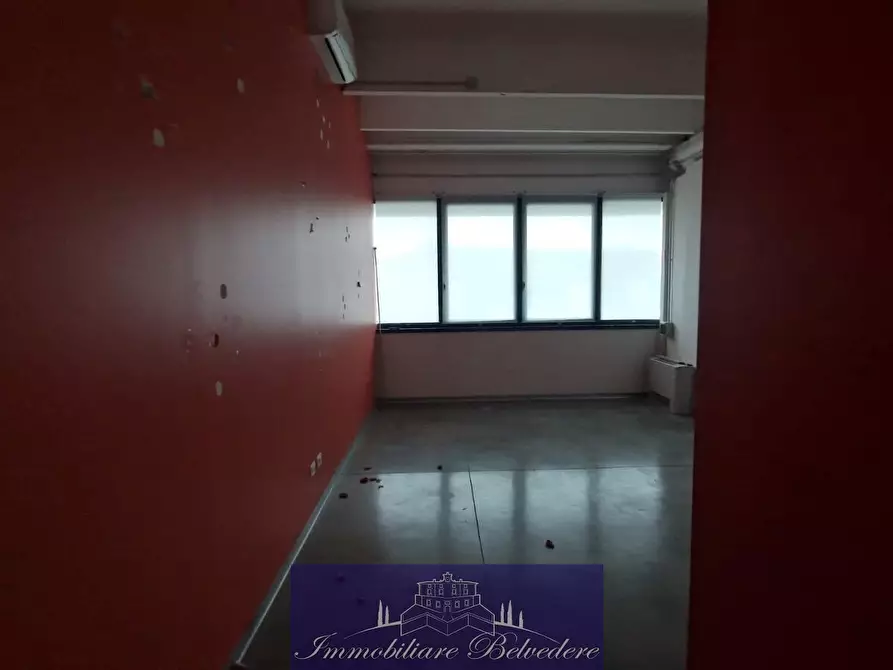 Immagine 6 di Magazzino in vendita  in Viale Europa a Scandicci