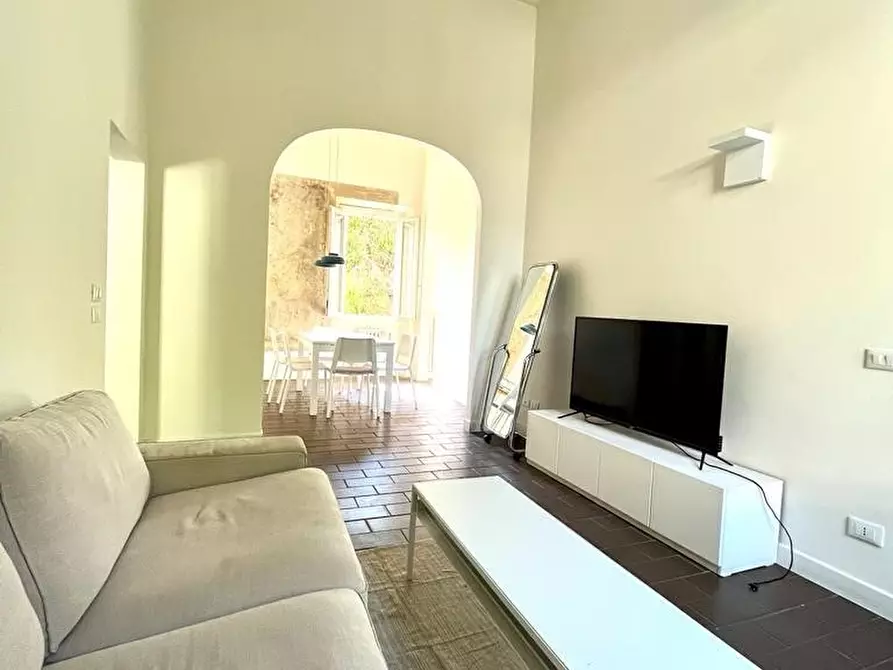 Immagine 10 di Quadrilocale in vendita  in Borgo Ognissanti 130 a Firenze