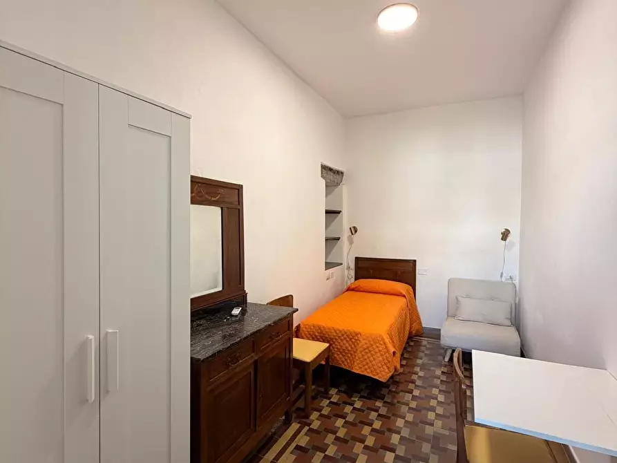 Immagine 33 di Quadrilocale in affitto  in Via Palestro a Firenze