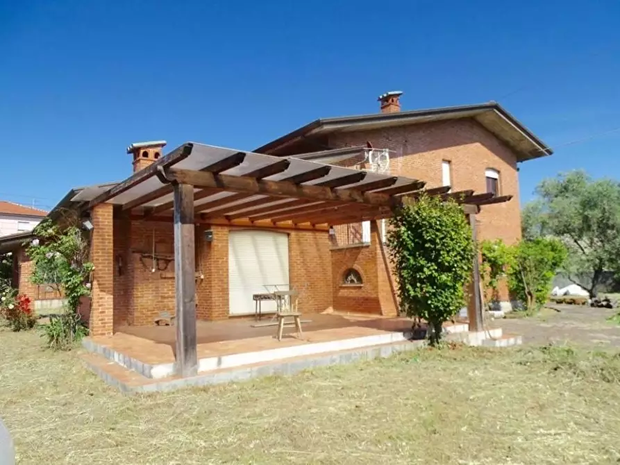 Immagine 1 di Villa in vendita  a Ortonovo