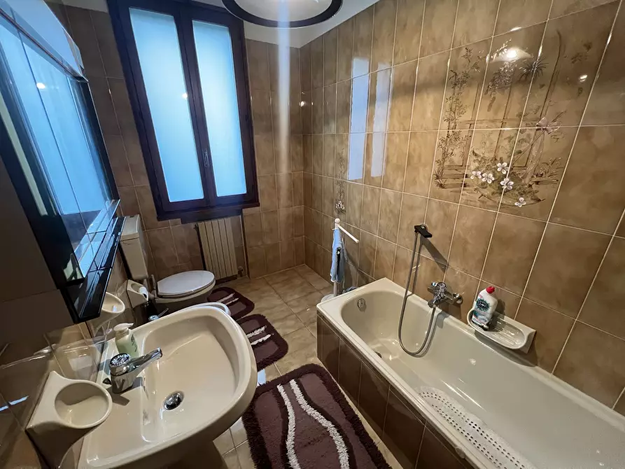 Immagine 18 di Villa in vendita  in Via Alessandro Volta 54 a Crevalcore