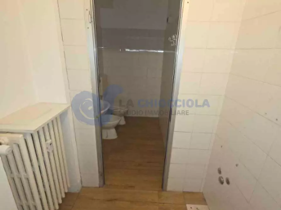 Immagine 11 di Locale commerciale in affitto  a Bologna