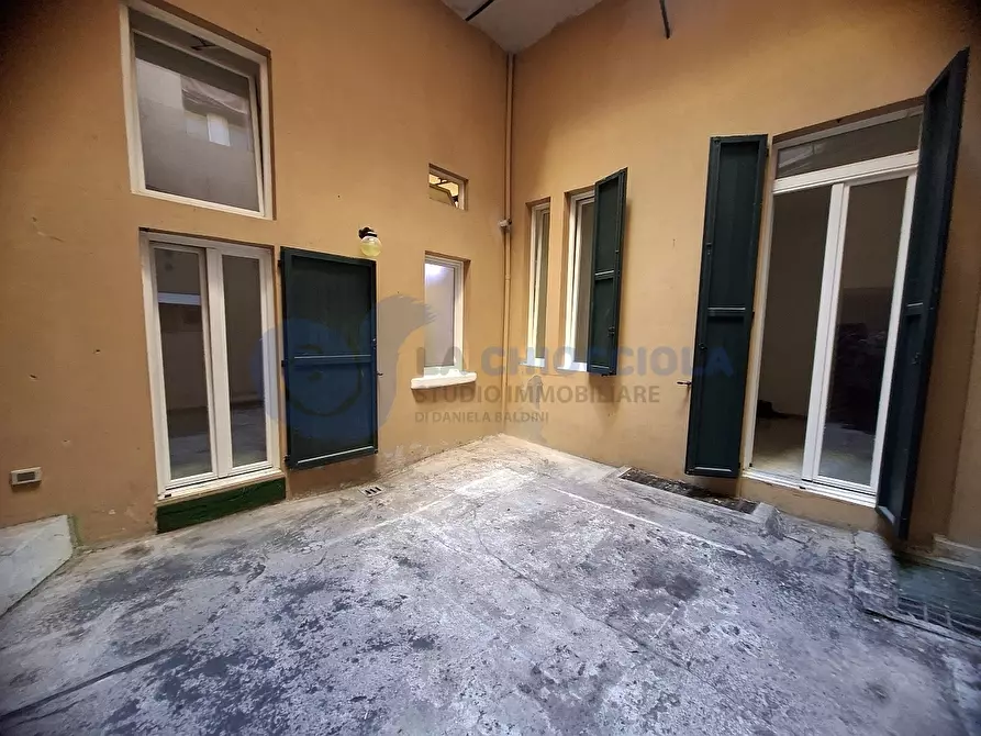 Immagine 24 di Ufficio in vendita  a Bologna
