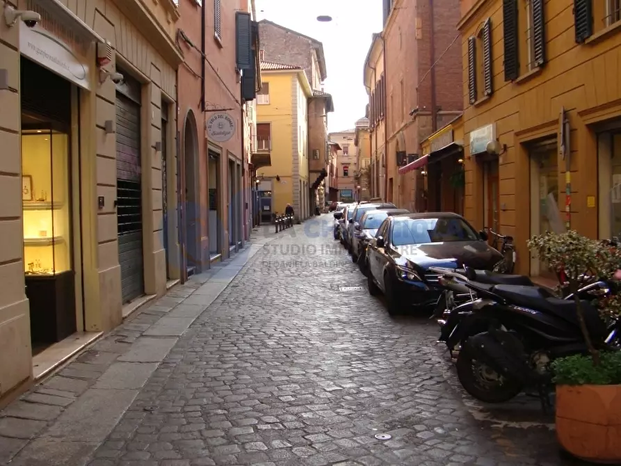 Immagine 2 di Locale commerciale in affitto  in Via Goito a Bologna