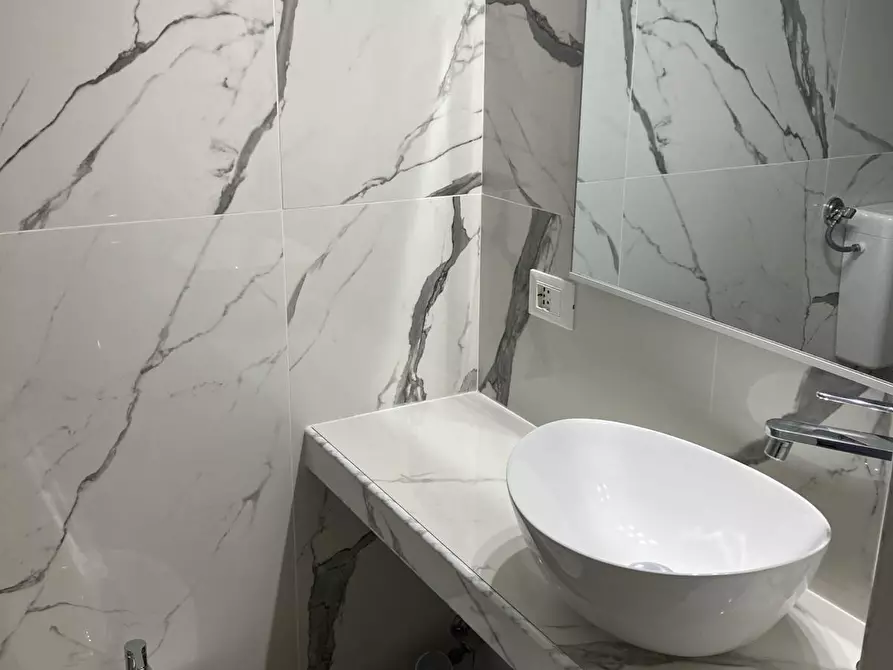 Immagine 27 di Bilocale in affitto  in Via degli Angeli a Bologna