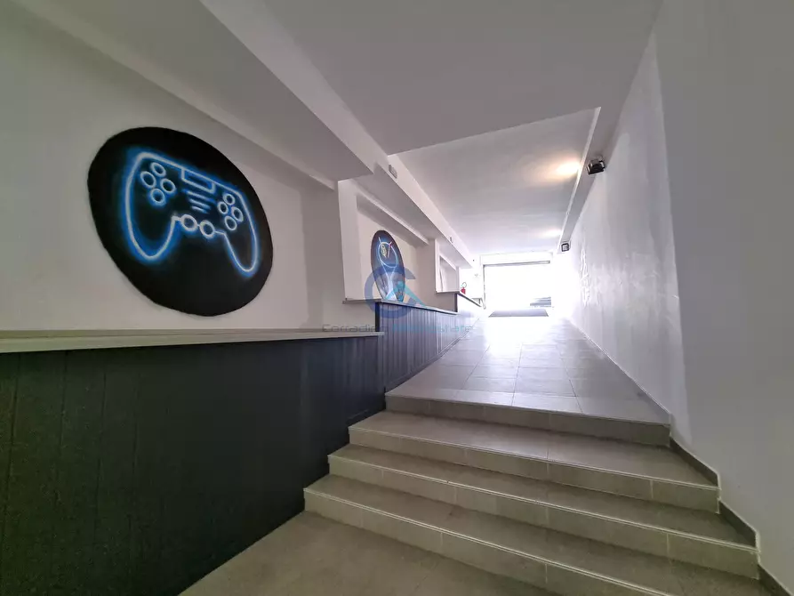 Immagine 19 di Locale commerciale in vendita  a Catanzaro