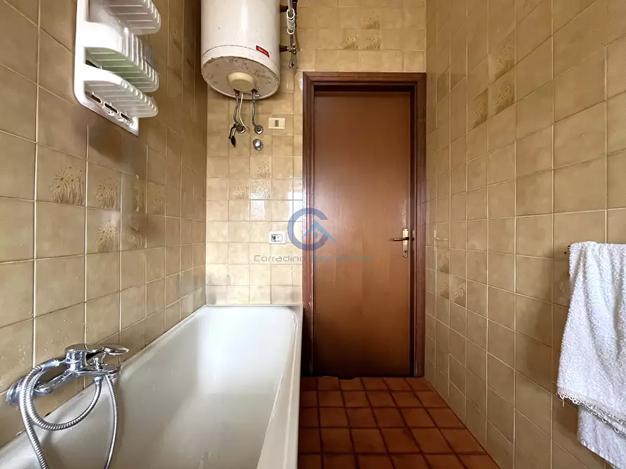 Immagine 10 di Trilocale in vendita  in Viale Crotone 6 a Catanzaro