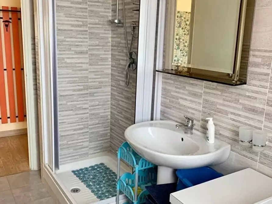 Immagine 6 di Stanza singola in affitto  a Catanzaro