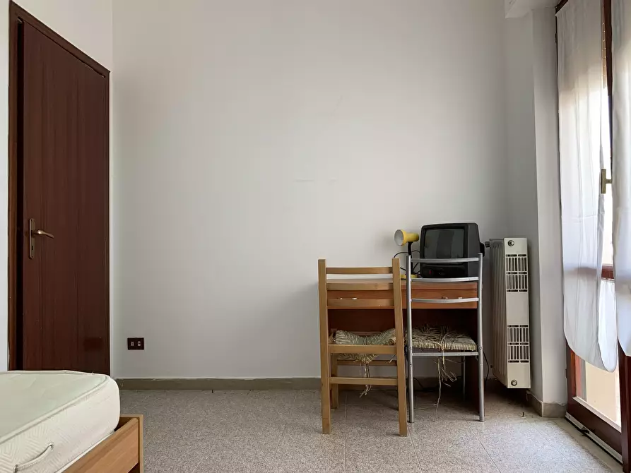 Immagine 8 di Stanza singola in affitto  a Catanzaro