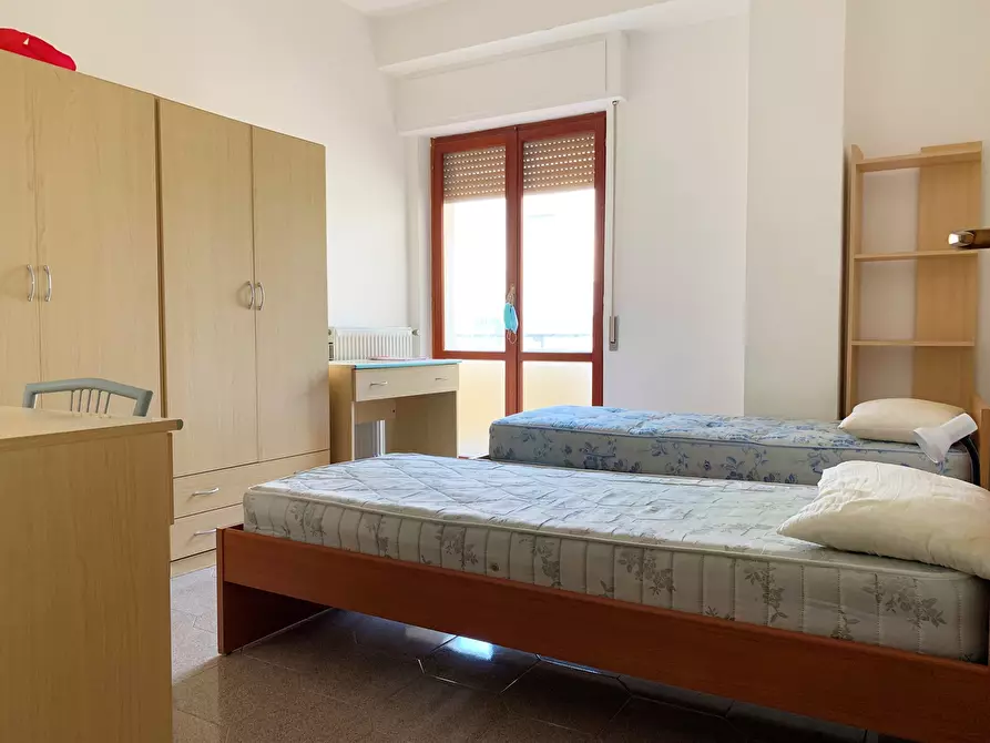 Immagine 10 di Stanza singola in affitto  a Catanzaro