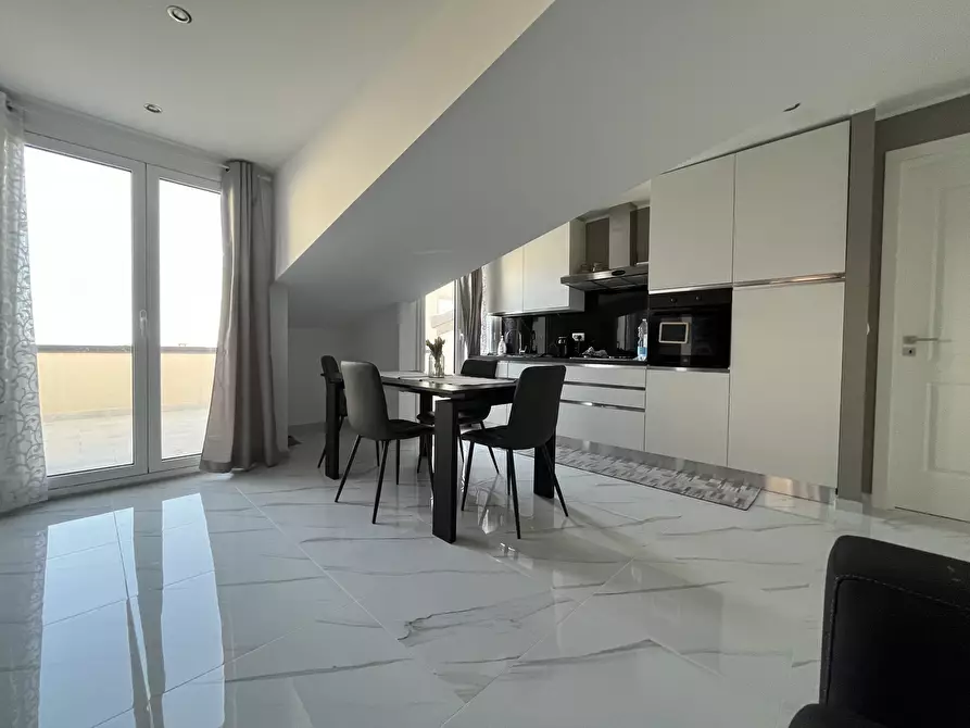 Immagine 7 di Attico in affitto  in Viale Crotone 210f a Catanzaro