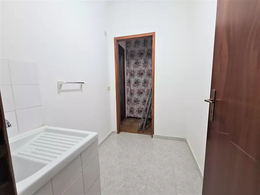 Immagine 13 di Trilocale in affitto  a Catanzaro