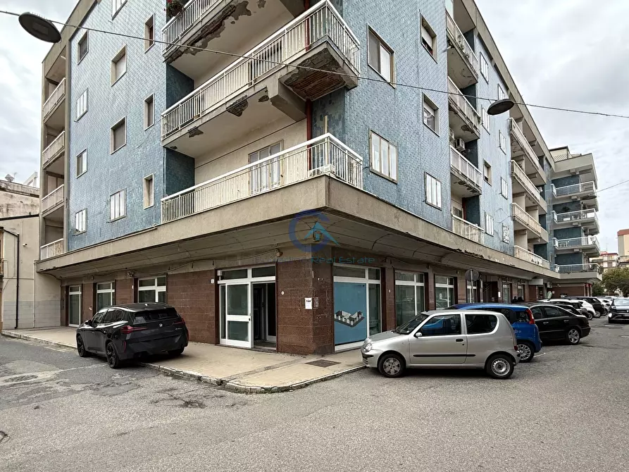 Immagine 18 di Locale commerciale in affitto  in Via Nazario Sauro 9 a Catanzaro