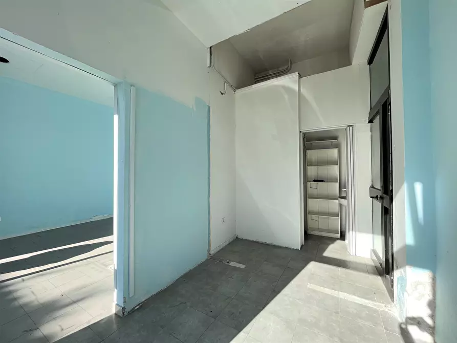 Immagine 3 di Locale commerciale in affitto  a Catanzaro