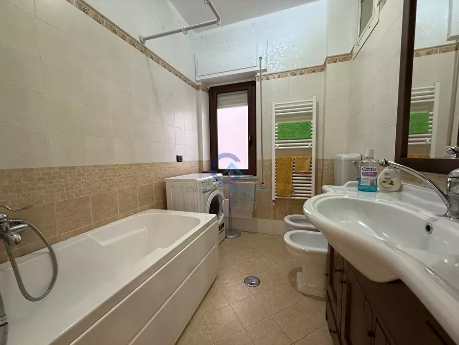 Immagine 10 di Trilocale in affitto  a Catanzaro