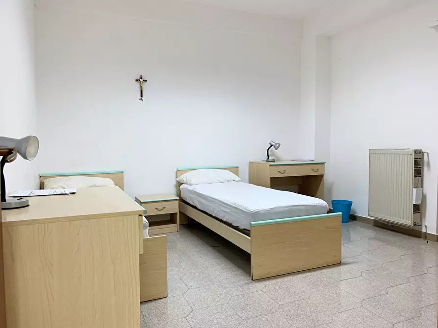 Immagine 15 di Stanza singola in affitto  a Catanzaro