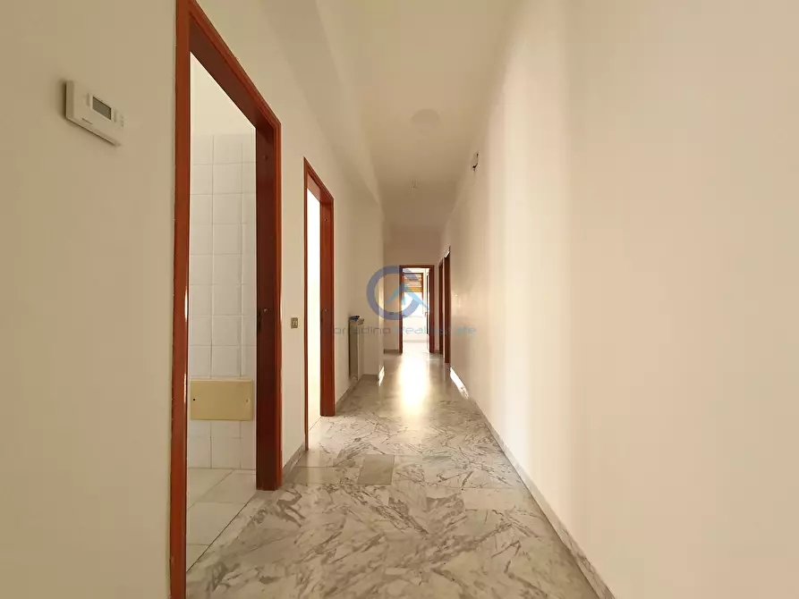 Immagine 9 di Pentalocale in vendita  in Viale dei Normanni 135 a Catanzaro