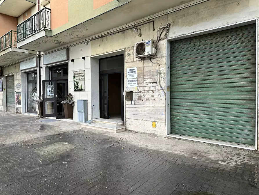 Immagine 2 di Locale commerciale in vendita  a Catanzaro