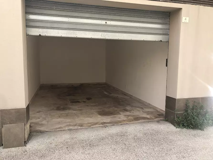 Immagine 19 di Trilocale in vendita  in Via Vizzini a Siracusa