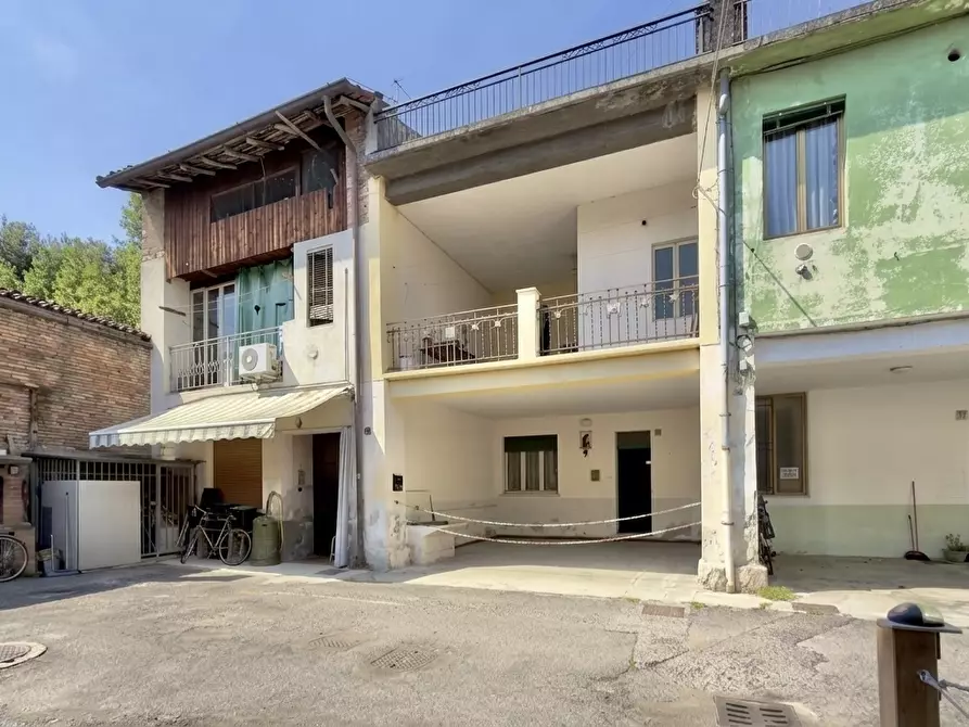 Immagine 1 di Porzione di casa in vendita  in Via IV Novembre 75 a Borgosatollo