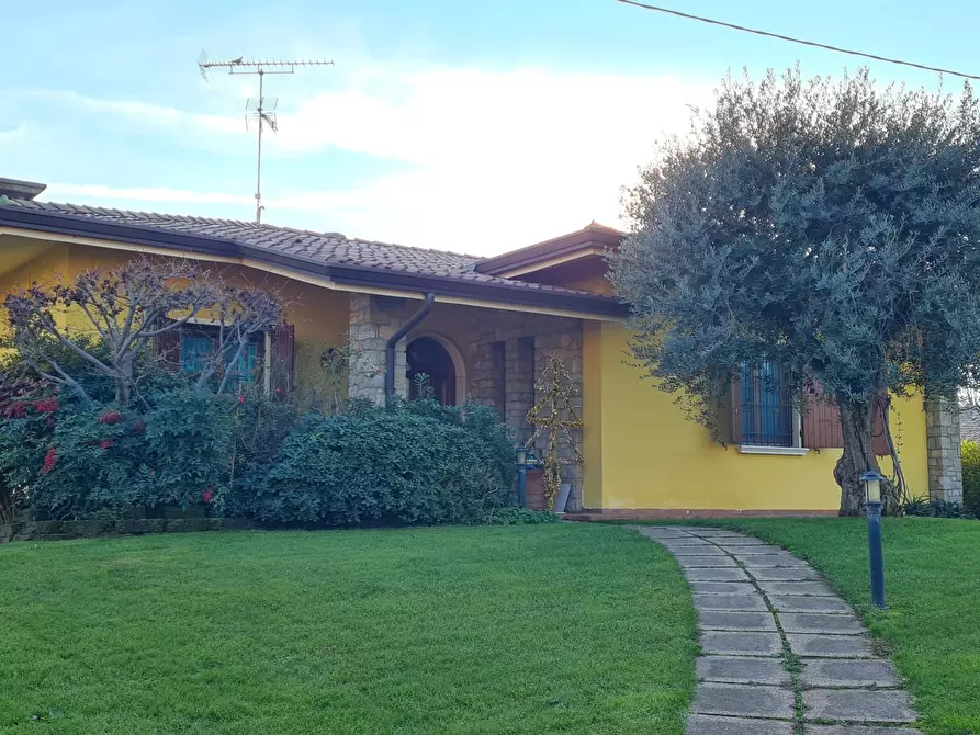 Immagine 1 di Villa in vendita  in via Ghedi 3b a Montichiari