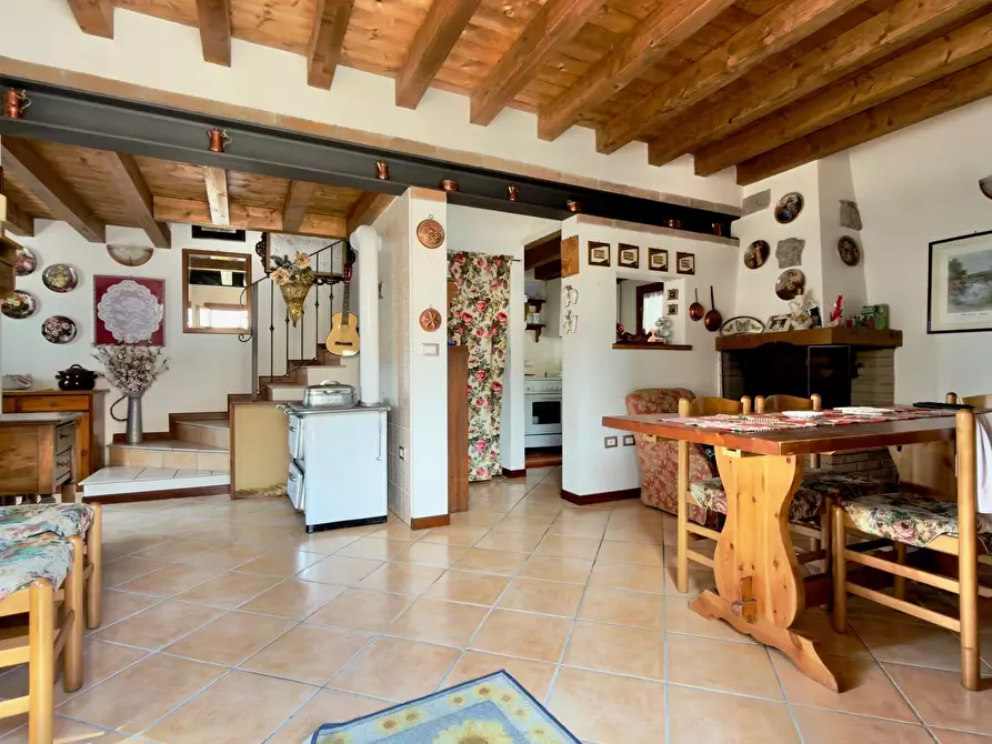 Immagine 3 di Porzione di casa in vendita  in Via Navono 1 a Pertica Alta