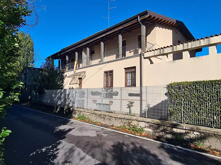 Immagine 12 di Trilocale in vendita  a Brescia