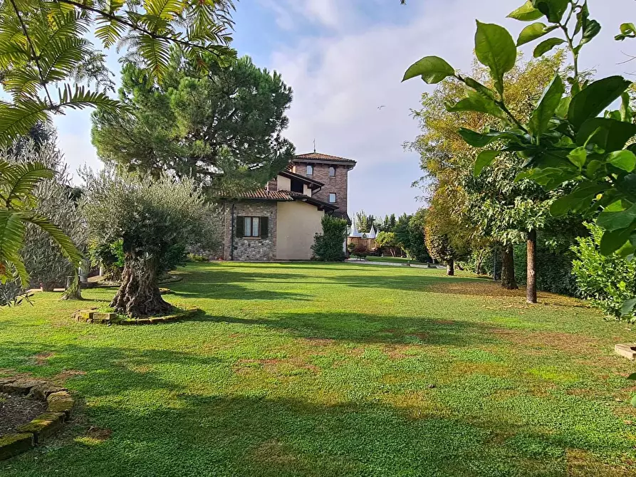 Immagine 1 di Casa indipendente in vendita  a Leno