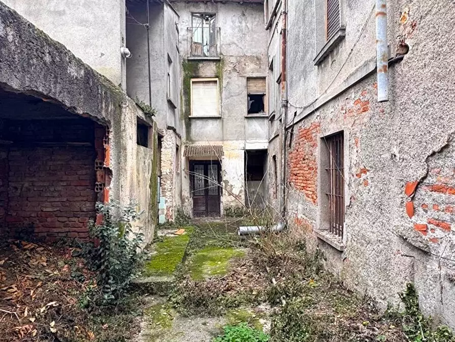 Immagine 2 di Terratetto in vendita  in Piazza Quattro Novembre a Flero