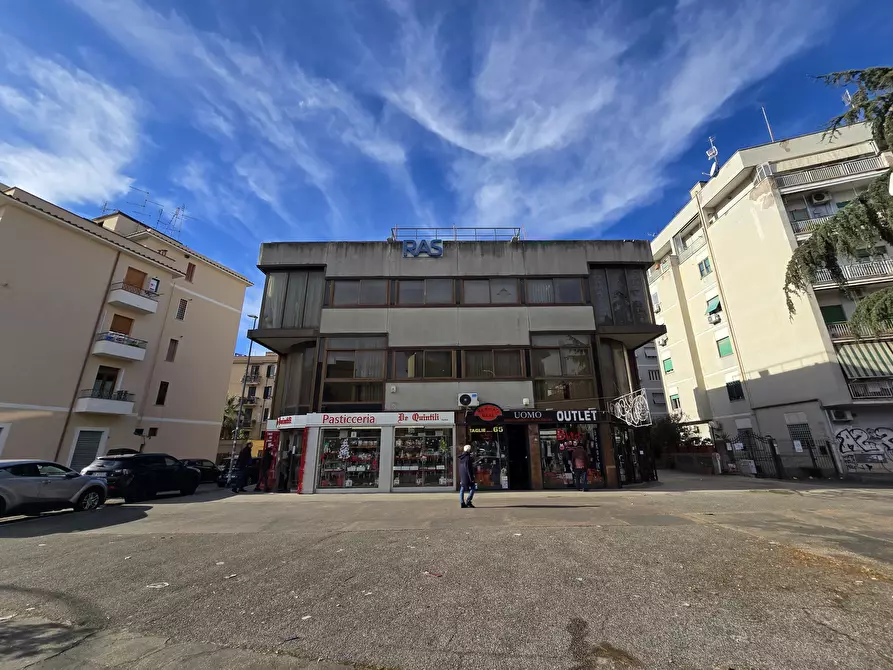 Immagine 4 di Palazzo in vendita  in Via degli Abeti 29 a Roma