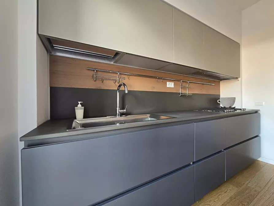 Immagine 11 di Trilocale in affitto  in Via Capo Miseno 6 a Roma