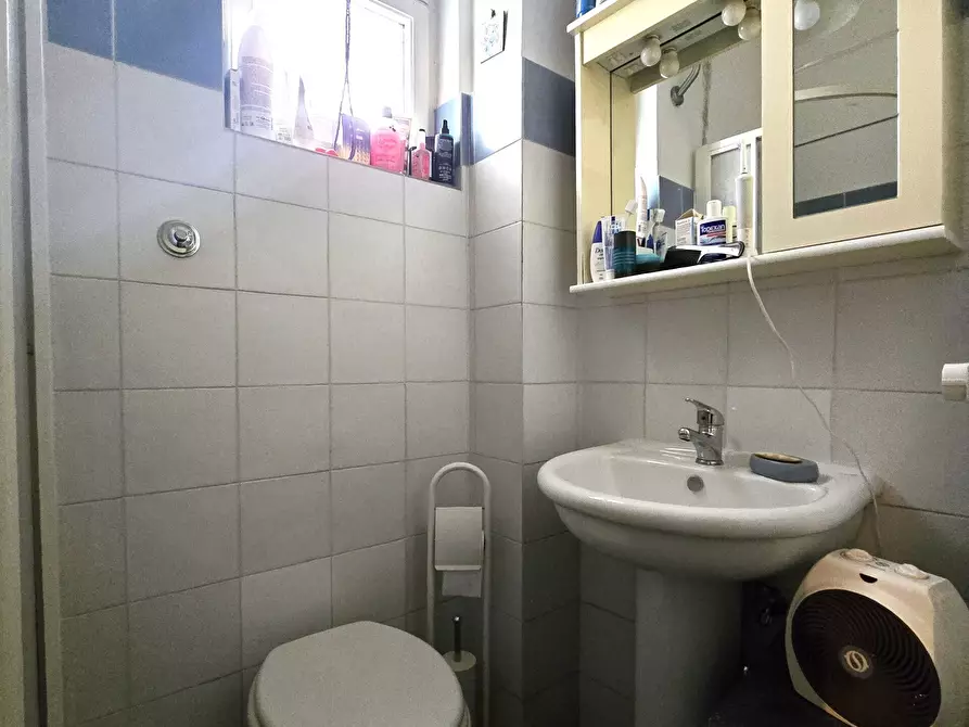 Immagine 19 di Quadrilocale in affitto  in Via Rodolfo LancianiVia Rodolfo lanciani 8 a Roma