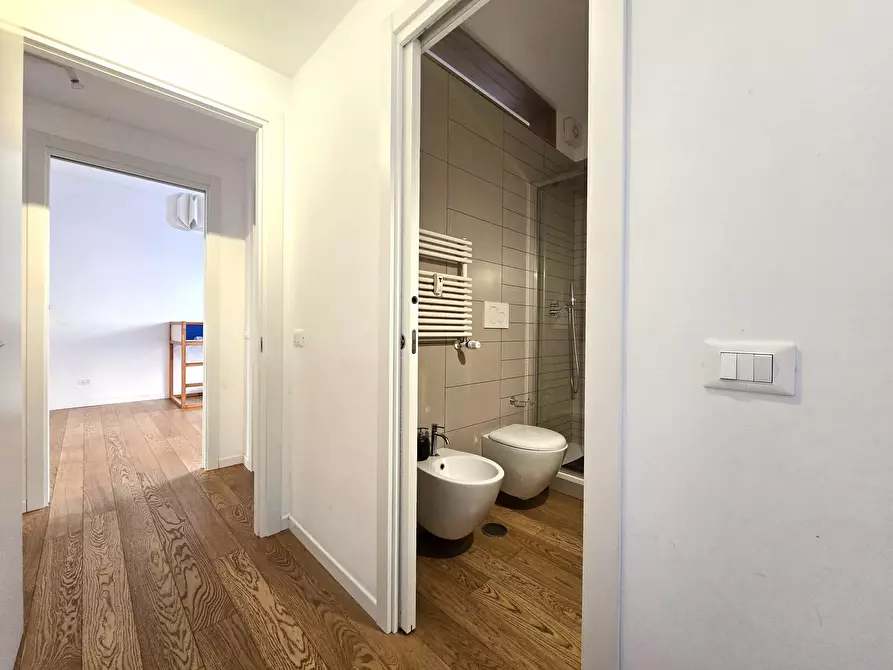 Immagine 12 di Trilocale in affitto  in Via Capo Miseno 6 a Roma