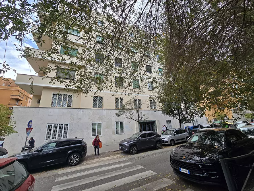 Immagine 21 di Quadrilocale in affitto  in Via Rodolfo LancianiVia Rodolfo lanciani 8 a Roma