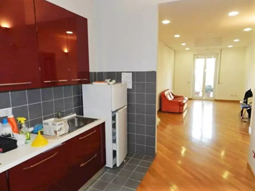 Immagine 8 di Trilocale in affitto  in via Tripolitania a Roma