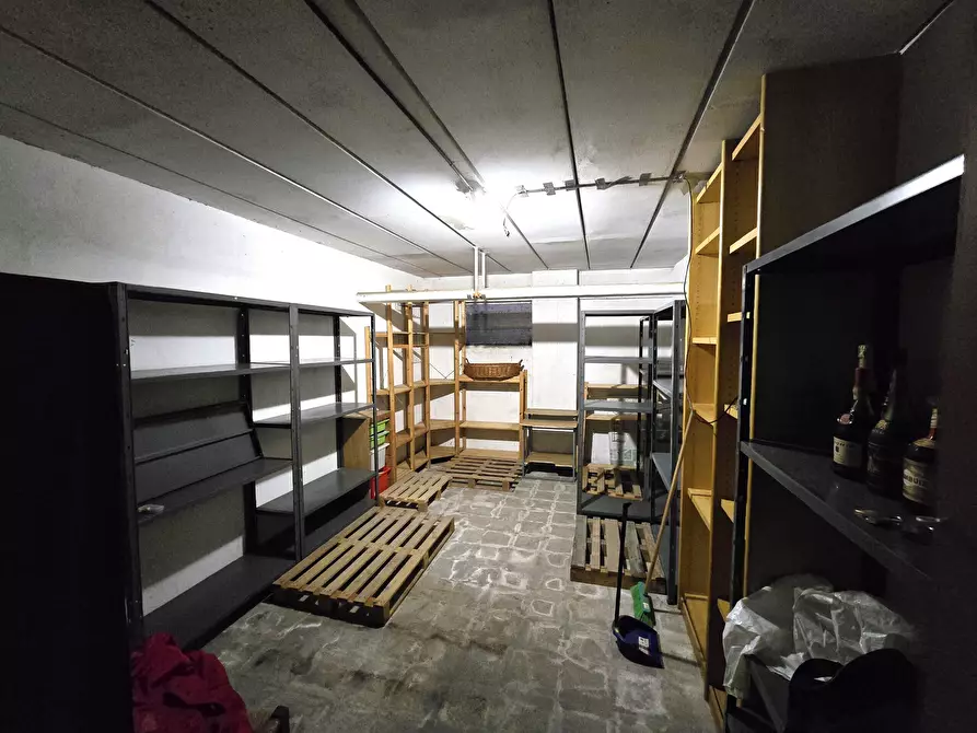 Immagine 10 di Magazzino in vendita  in Via Alessio Baldovinetti 83 a Roma