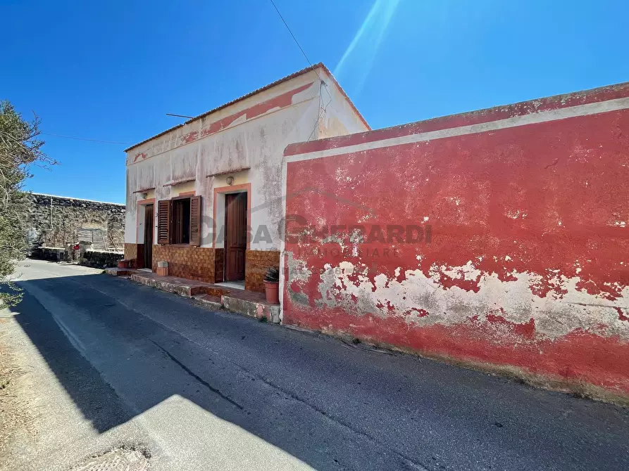 Immagine 18 di Rustico / casale in vendita  in Via Sibà a Pantelleria