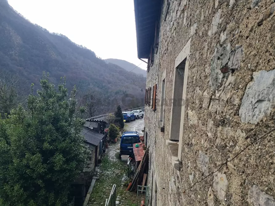 Immagine 17 di Rustico / casale in vendita  a Val Brembilla