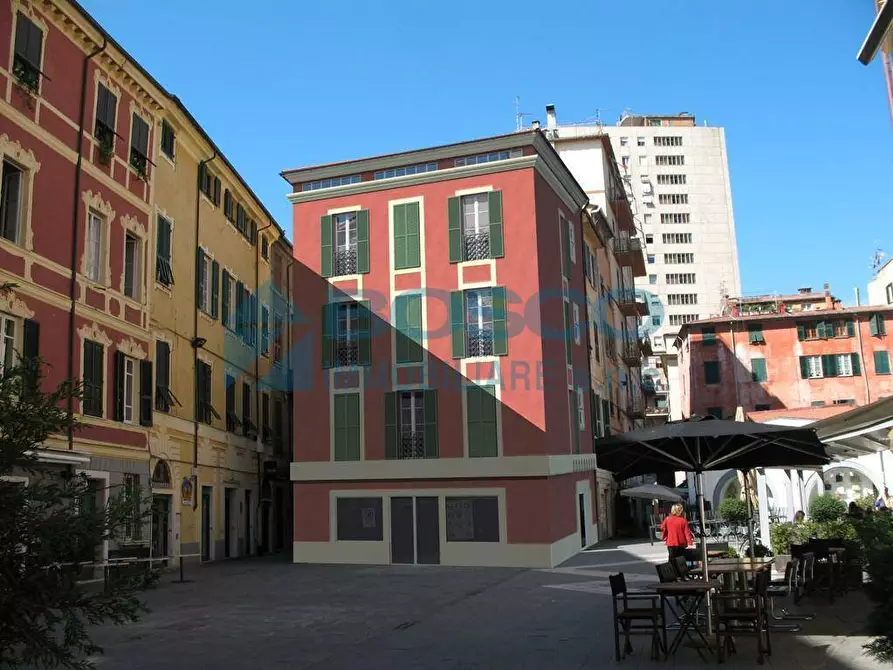 Immagine 1 di Pentalocale in affitto  in Piazza Sant'Agostino a La Spezia