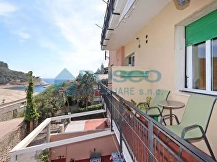 Immagine 23 di Trilocale in vendita  in Viottolo della Martina 5 a Portovenere