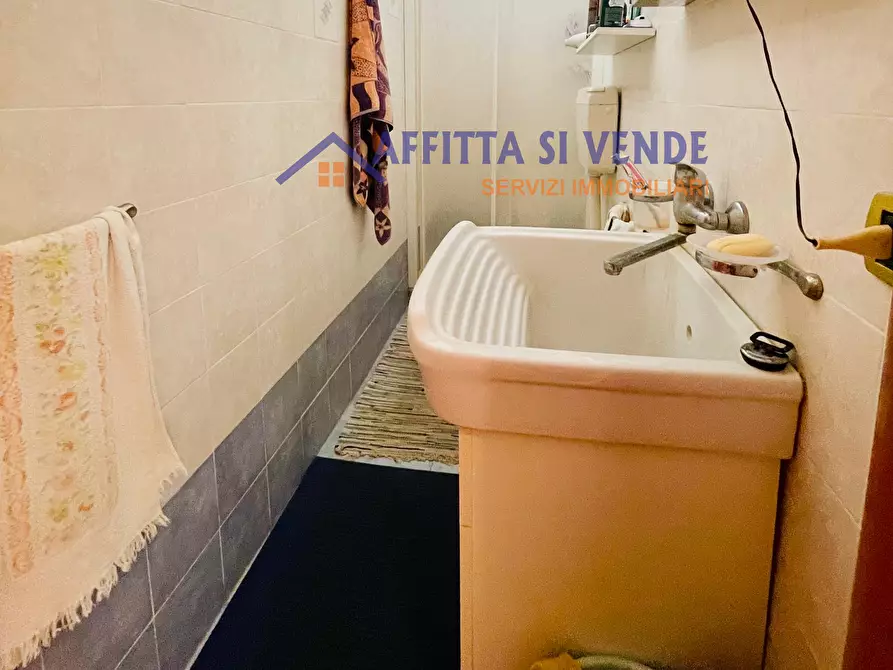 Immagine 27 di Pentalocale in vendita  in Via Filisto 36 a Siracusa