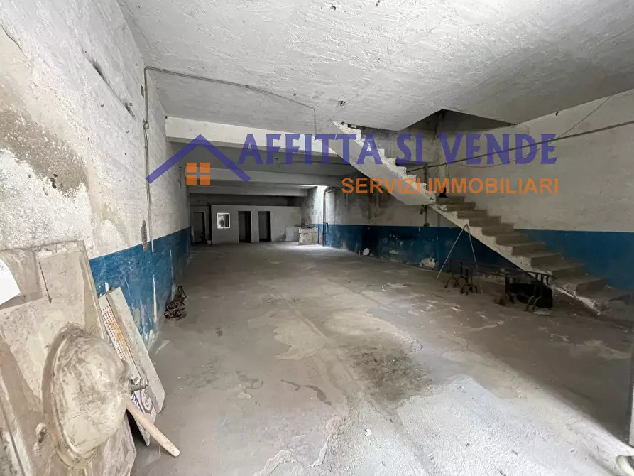 Immagine 8 di Magazzino in vendita  a Floridia