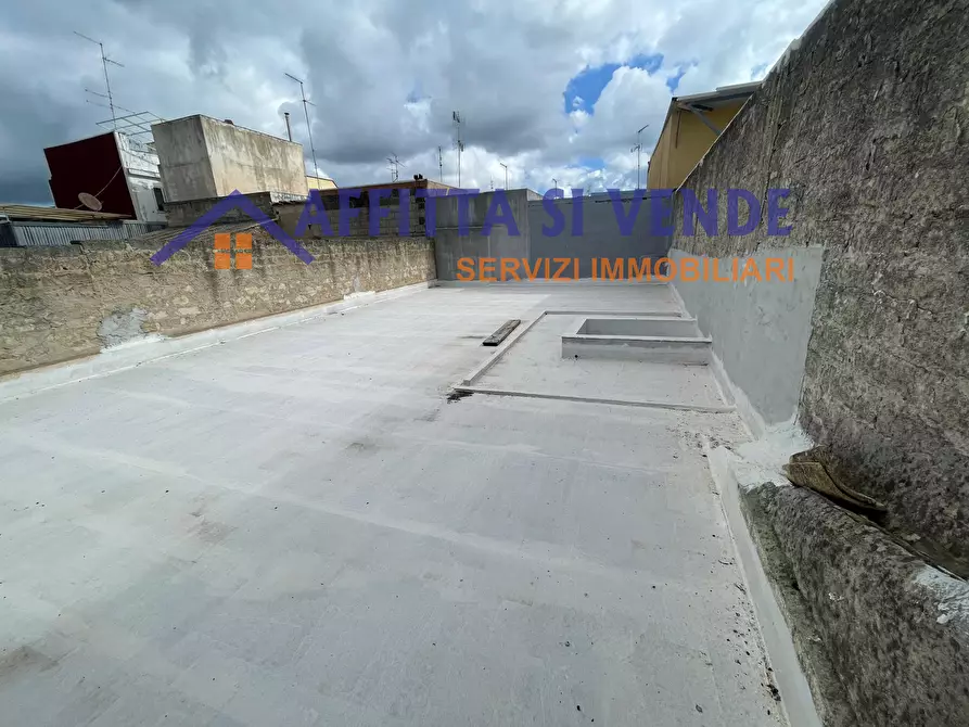 Immagine 3 di Magazzino in vendita  a Floridia