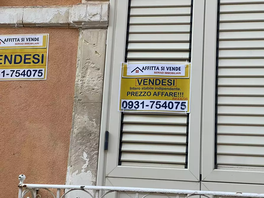 Immagine 3 di Casa indipendente in vendita  in Via Locatelli a Avola